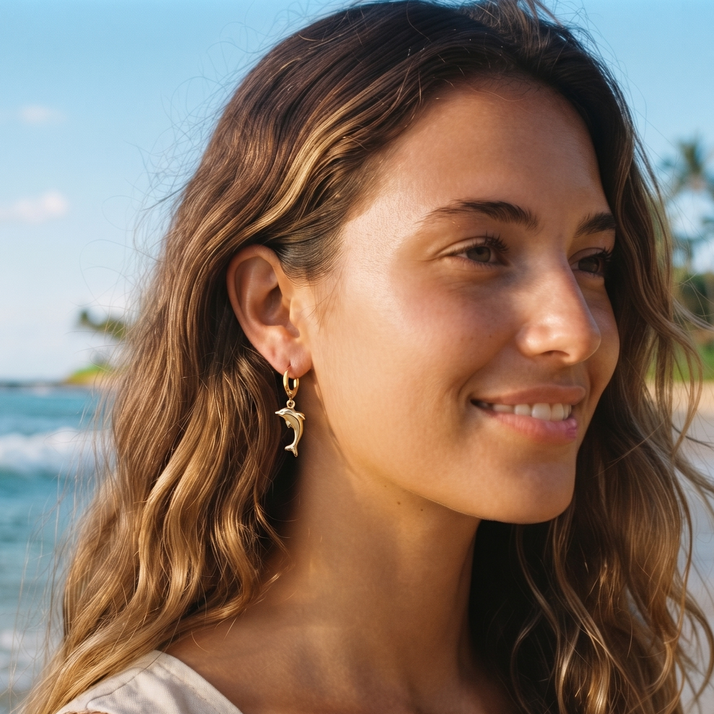 Love like a Dolphin Earrings Gold