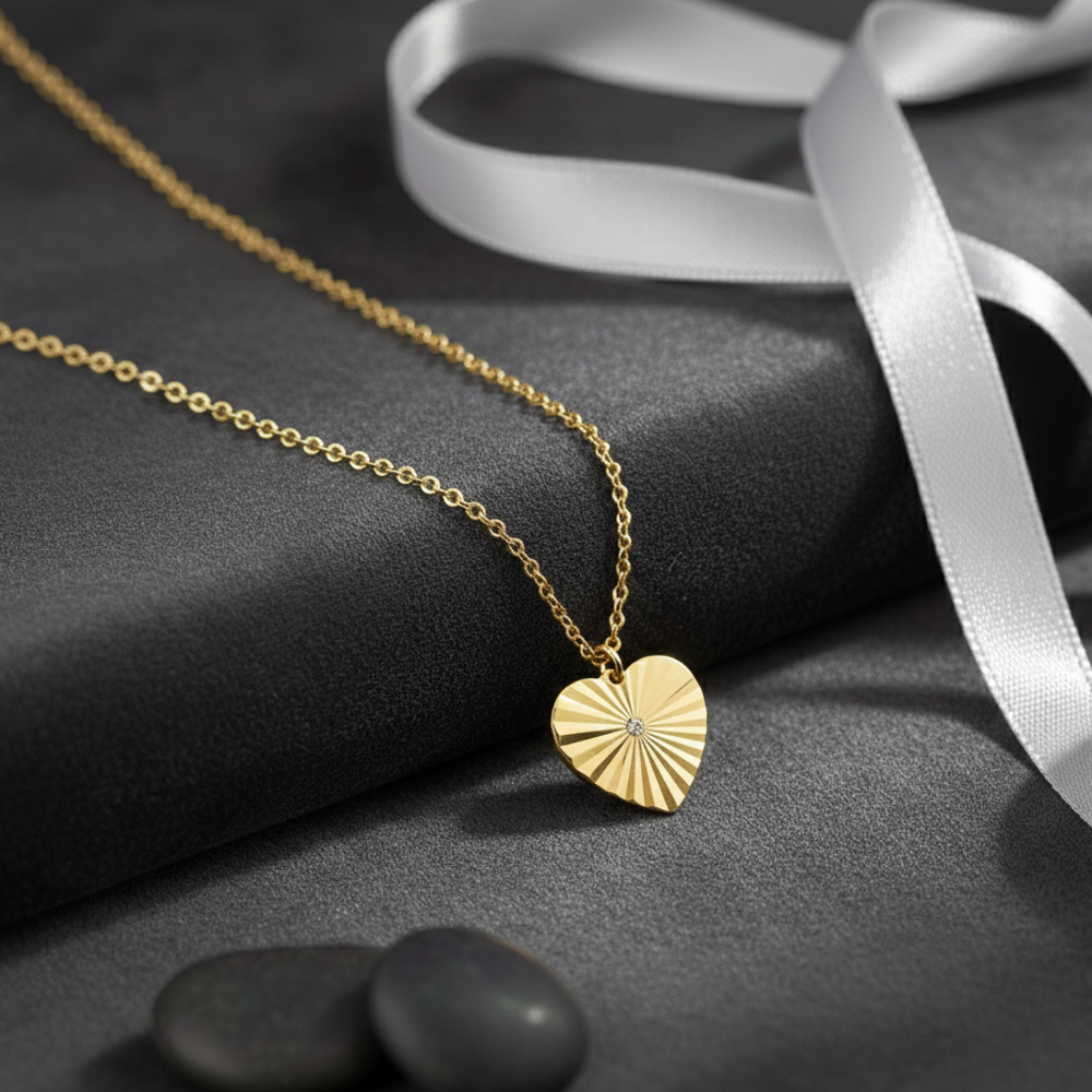 Invincible Heart Necklace Gold