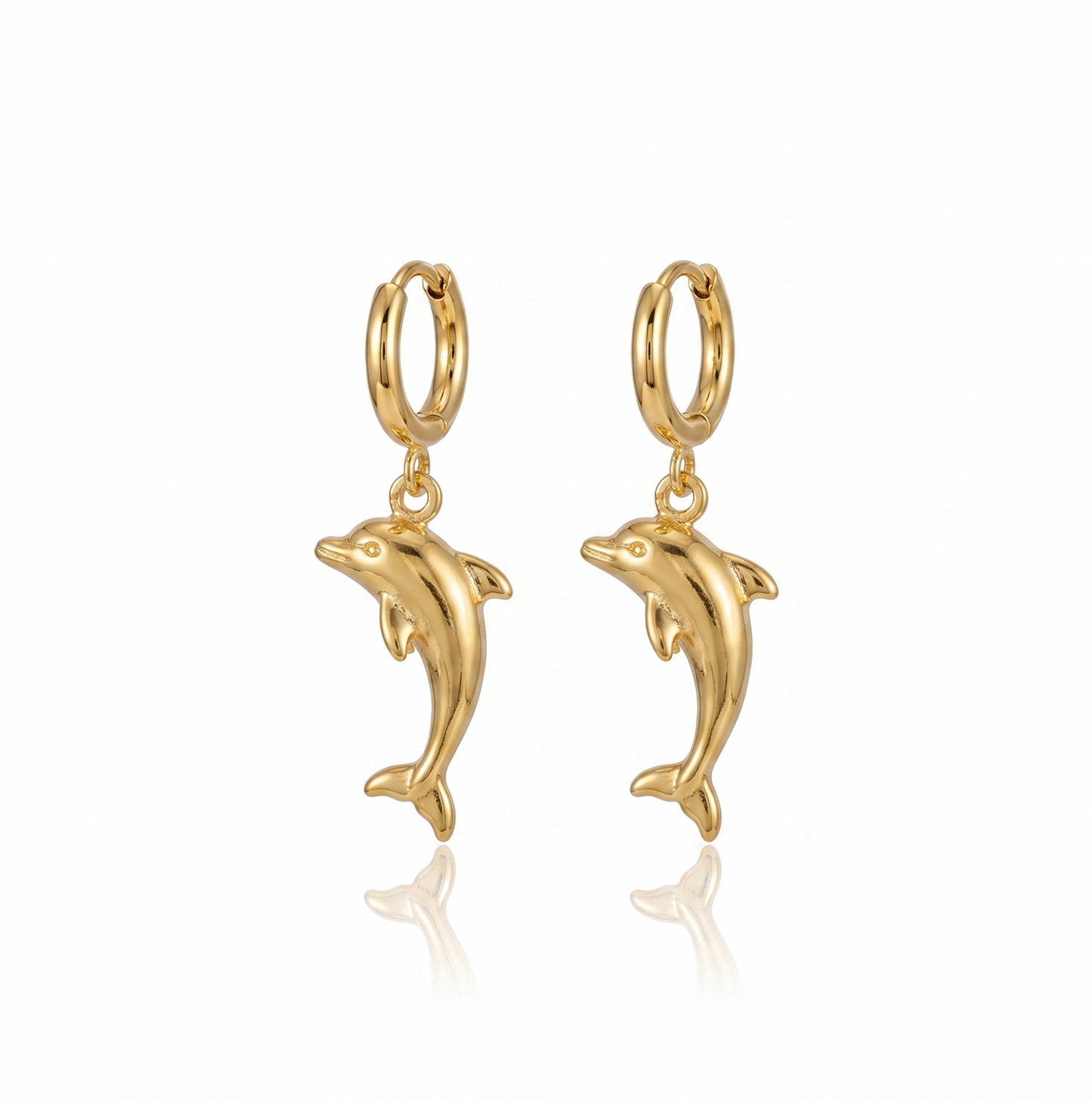Love like a Dolphin Earrings Gold